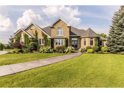 North Dumfries 2+STR for sale:  5 bedroom 2,700 sq.ft. (Listed 2017-08-04)