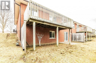 30 - Elgin Park/Coronation Row / Townhouse for sale:  3 bedroom  Glass Shower, Hardwood Floors, Plush Carpet 1,543 sq.ft. (Listed 2020-03-24)