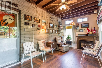 327 - Fairview/Kingsdale House for sale:  3 bedroom  Stainless Steel Appliances 1,521 sq.ft. (Listed 2020-06-05)