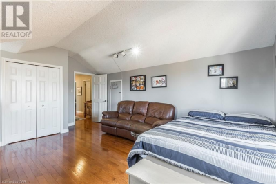 Doon House for sale:  4 bedroom  Hardwood Floors 2,334 sq.ft. (Listed 2021-03-18)